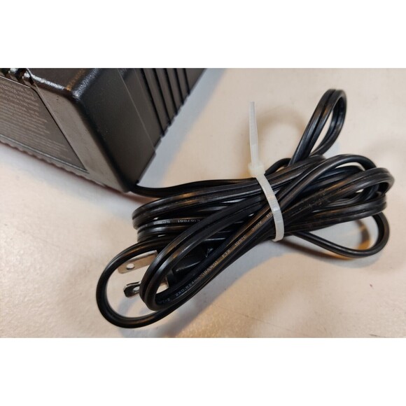 Bosch BC660 18v Battery Charger - Picture 3 of 8